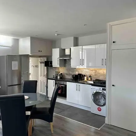 Lovely In Centre * دبلن