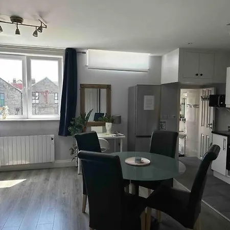 Lovely In Centre Apartament